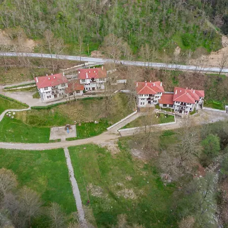 Elena - House By The River Pensjonat *